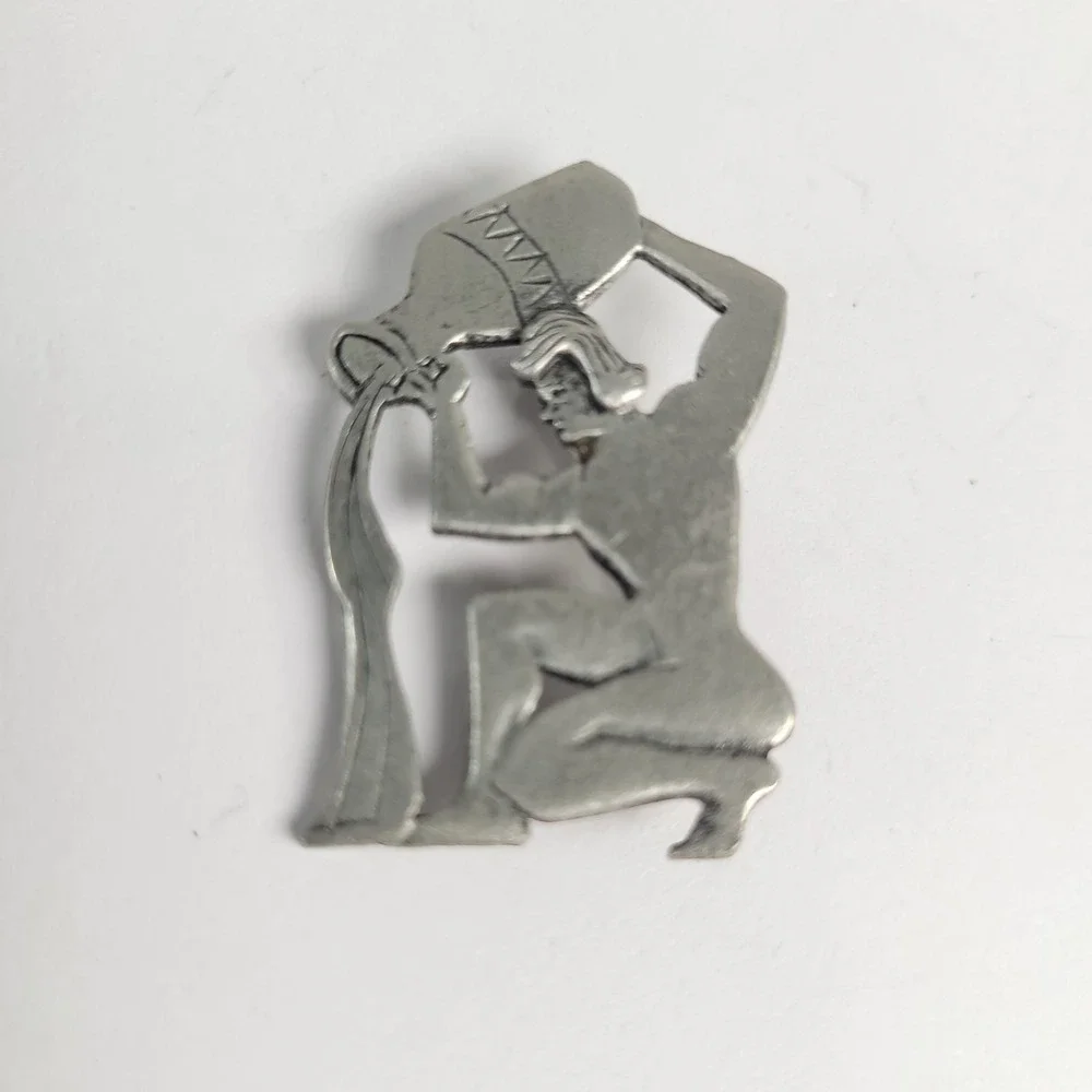 Vintage Metzke‎ Pewter Aquarius Zodiac Water Bearer Pin Brooch Silver Tone